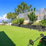 Villa With 8 Bedrooms, Sea View, Great Comfort