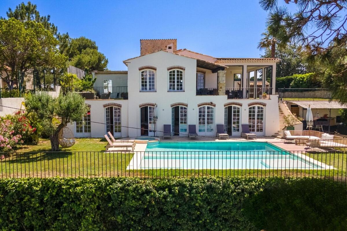 Villa With 8 Bedrooms, Sea View, Great Comfort Cannes