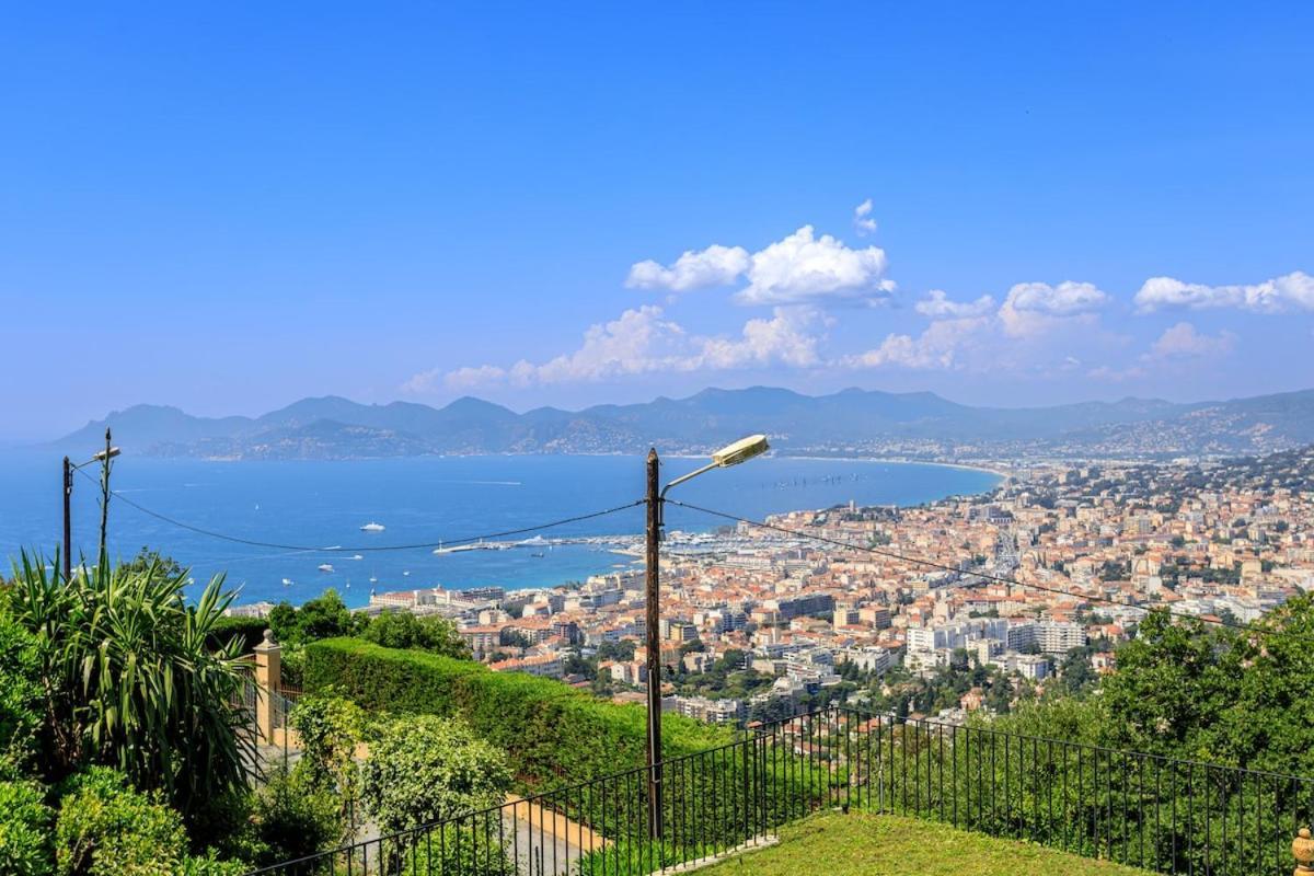 With 8 Bedrooms, Sea View, Great Comfort Villa Cannes
