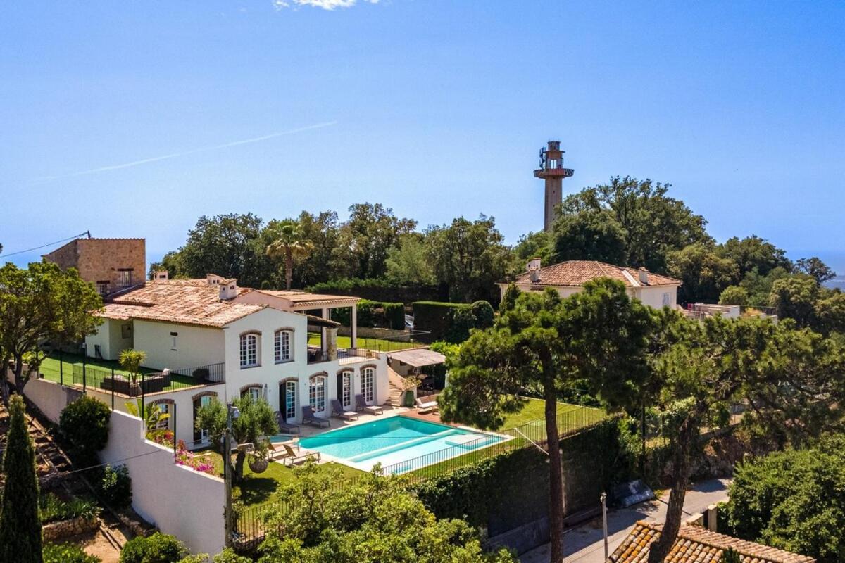 Villa With 8 Bedrooms, Sea View, Great Comfort Cannes