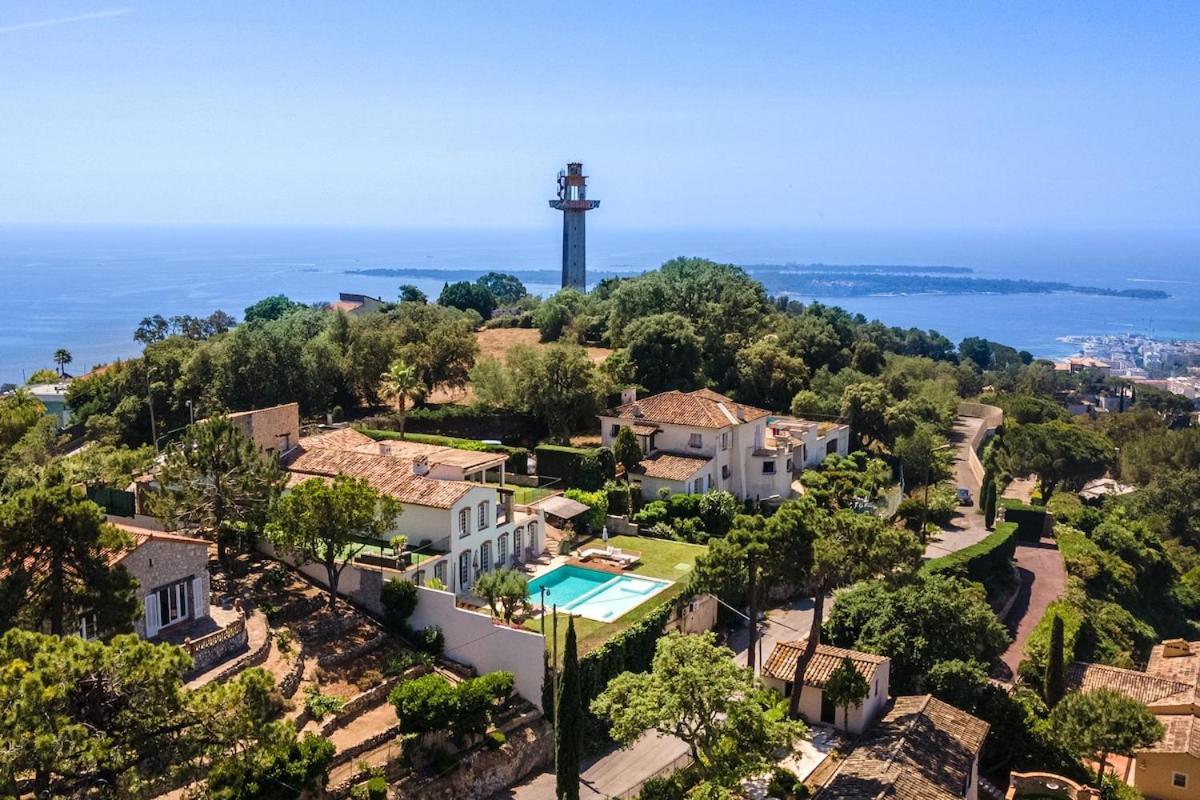 Villa With 8 Bedrooms, Sea View, Great Comfort