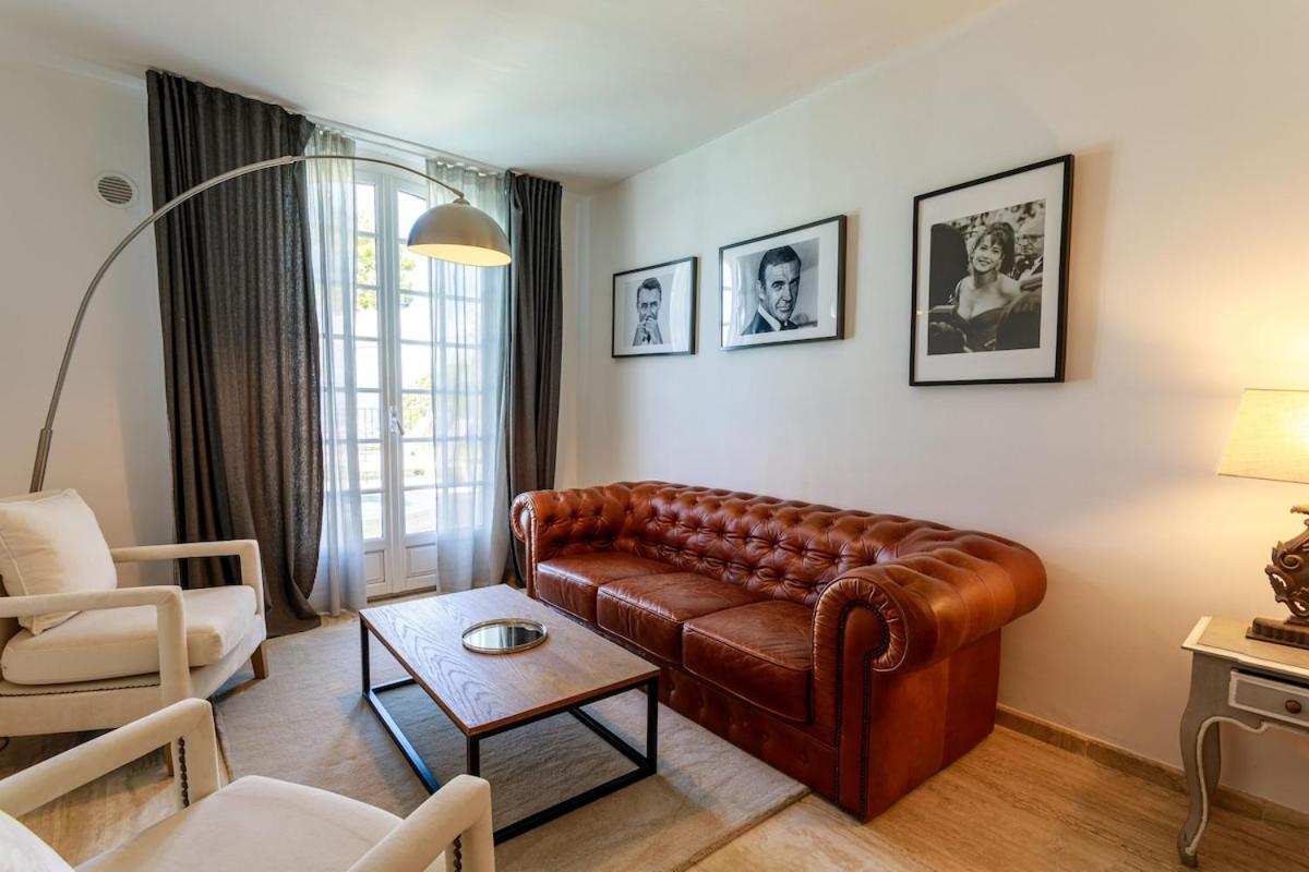 With 8 Bedrooms, Sea View, Great Comfort Villa Cannes