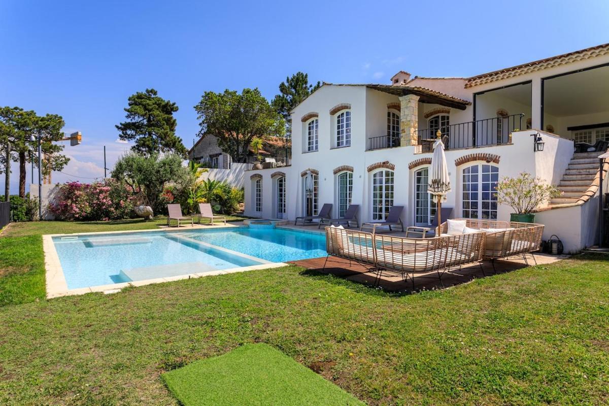 With 8 Bedrooms, Sea View, Great Comfort Villa *