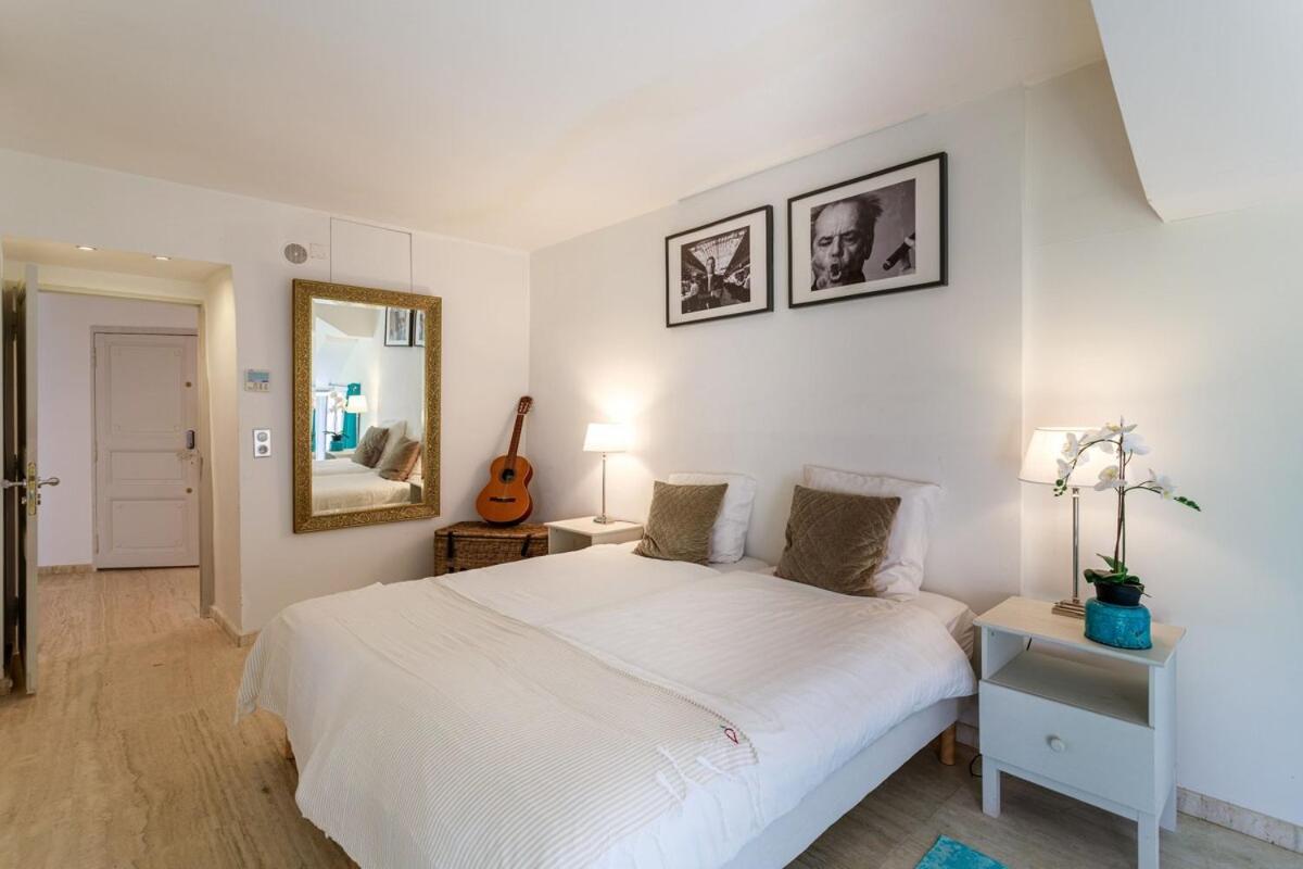 Villa With 8 Bedrooms, Sea View, Great Comfort
