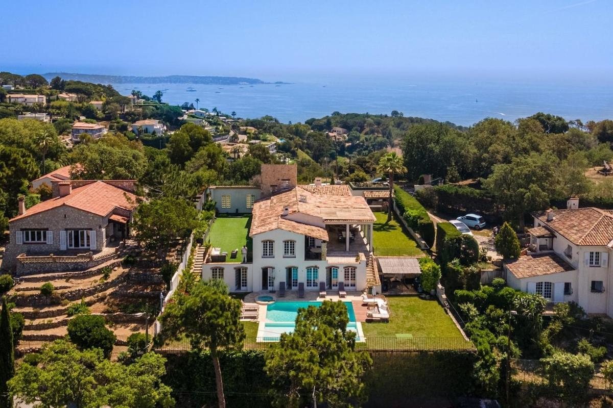 With 8 Bedrooms, Sea View, Great Comfort * Cannes