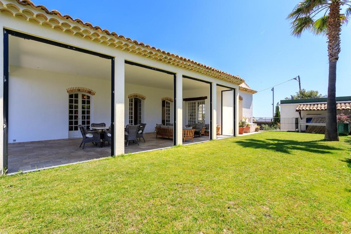 With 8 Bedrooms, Sea View, Great Comfort Villa *