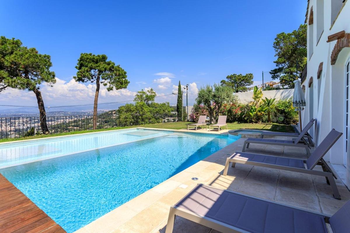 With 8 Bedrooms, Sea View, Great Comfort Cannes
